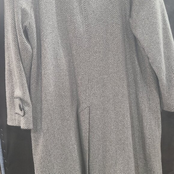 Saks Fifth Avenue Fleurette 100% Cashmere Herringbone Gray Coat with Leather - Picture 15 of 16